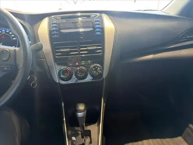 Toyota YARIS 1.5 16V FLEX SEDAN XL MULTIDRIVE