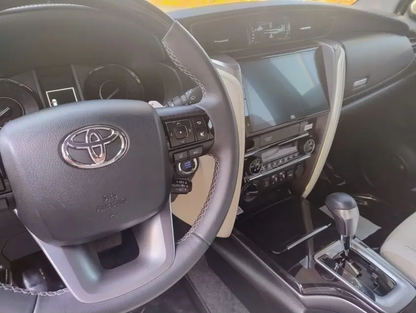 galeria HILUX SW4