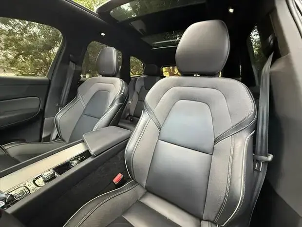 Volvo XC60 2.0 T8 RECHARGE ULTIMATE DARK AWD GEARTRONIC