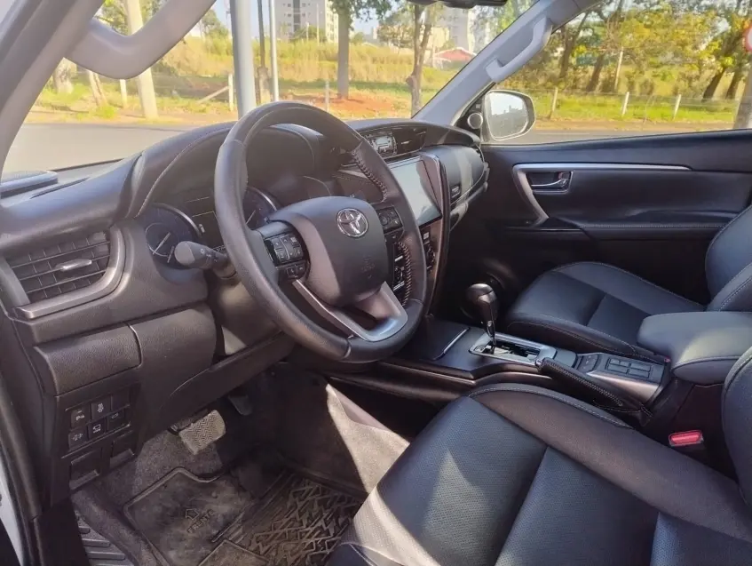 galeria HILUX SW4