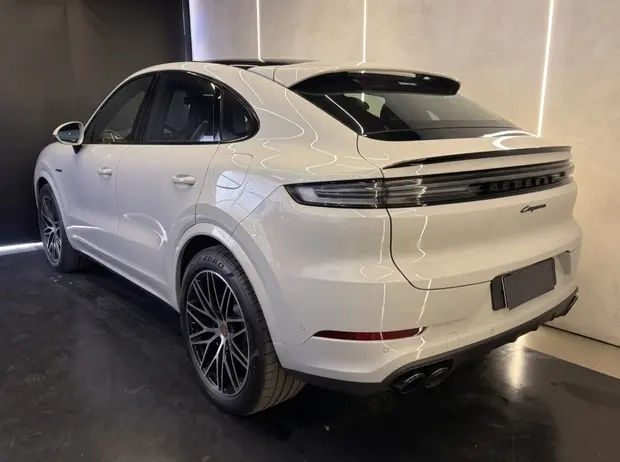 Porsche CAYENNE 3.0 V6 E-HYBRID COUPÉ AWD