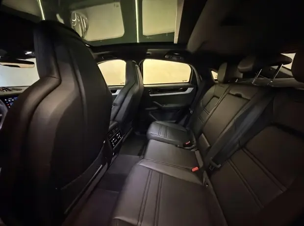 Porsche CAYENNE 3.0 V6 E-HYBRID COUPÉ AWD