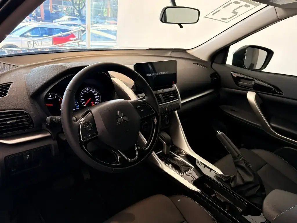 galeria ECLIPSE CROSS