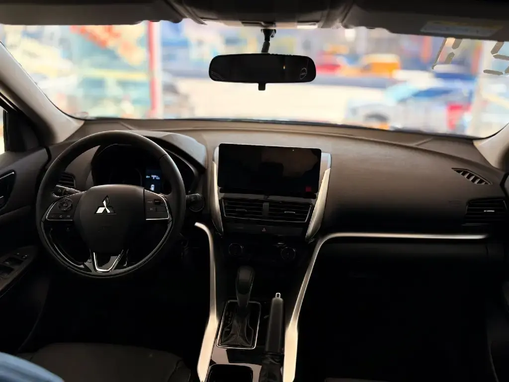 galeria ECLIPSE CROSS