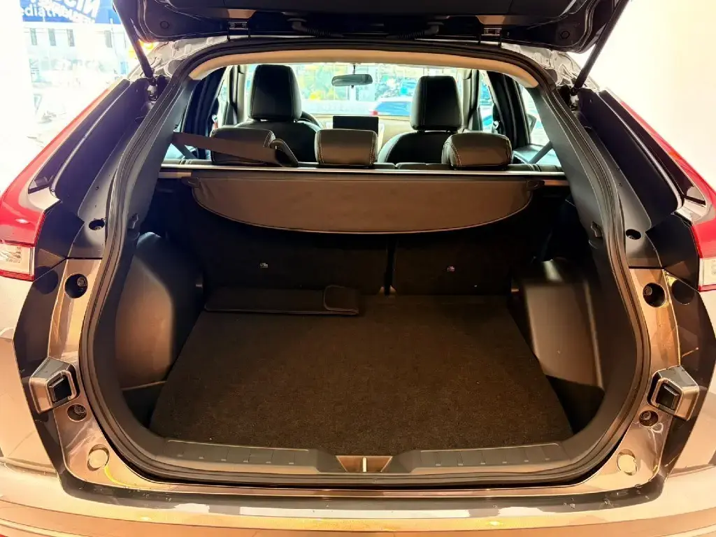 galeria ECLIPSE CROSS