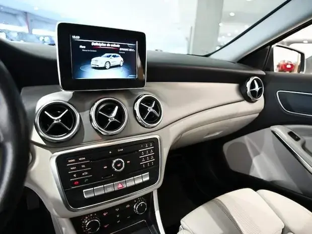 Mercedes Benz GLA 200 GLA 200 1.6 Style