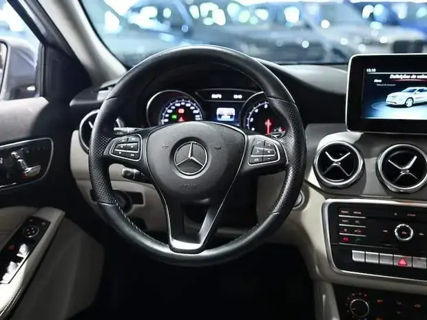 Mercedes Benz GLA 200 GLA 200 1.6 Style