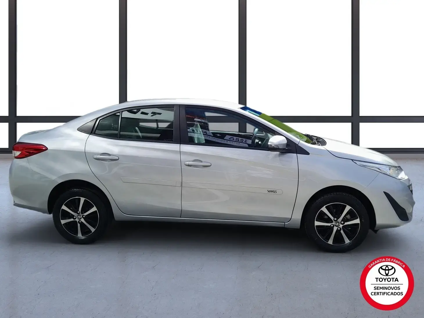 galeria Yaris Sedan