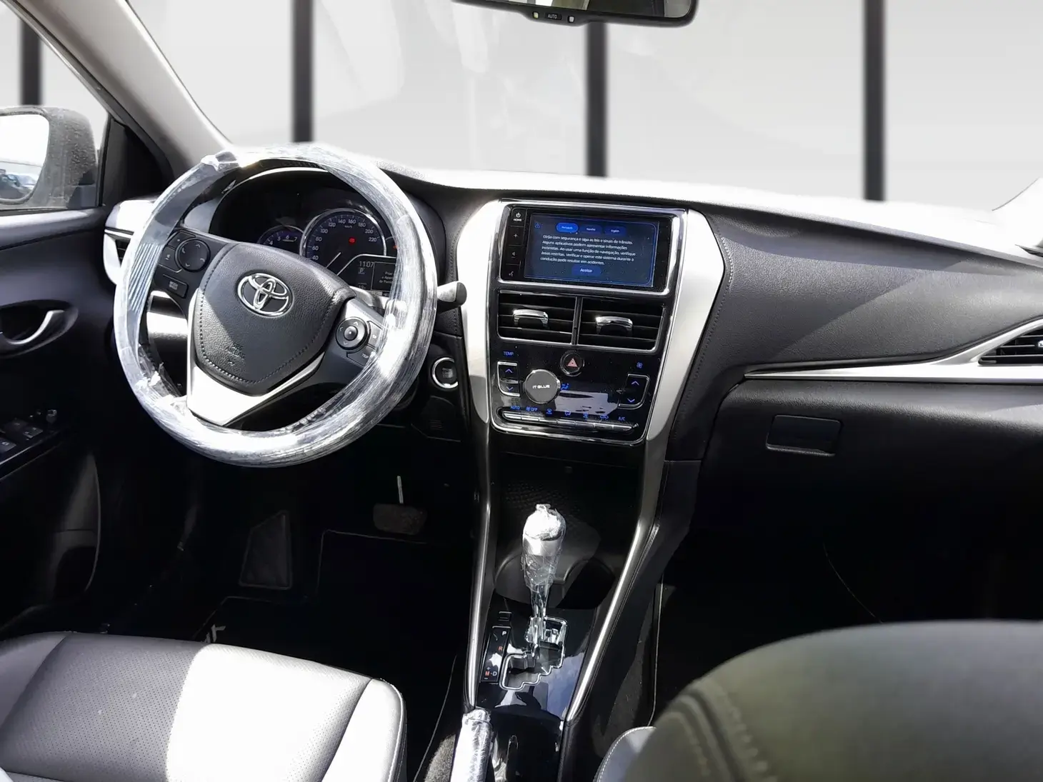 galeria Yaris Sedan