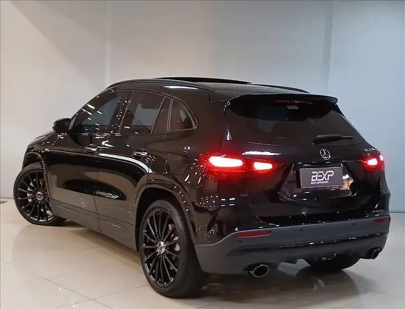 galeria GLA 35 AMG