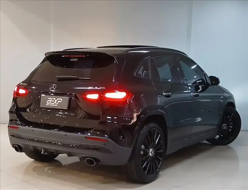 galeria GLA 35 AMG