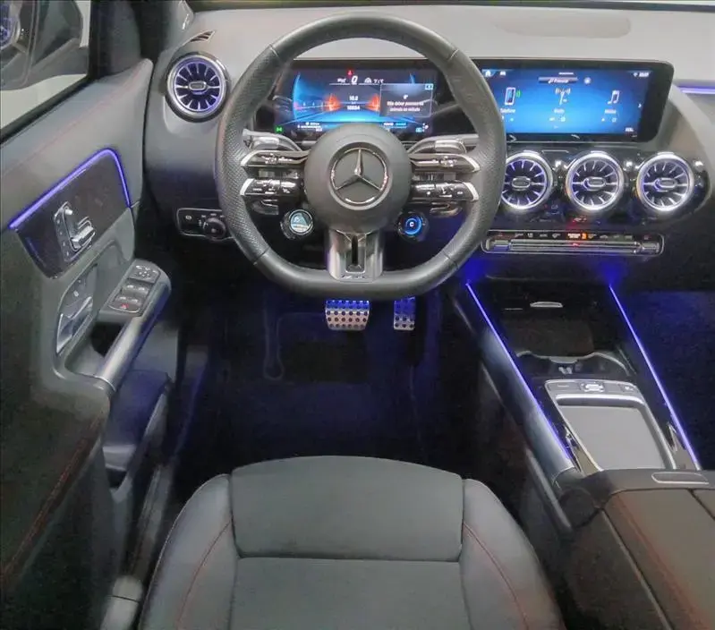 galeria GLA 35 AMG