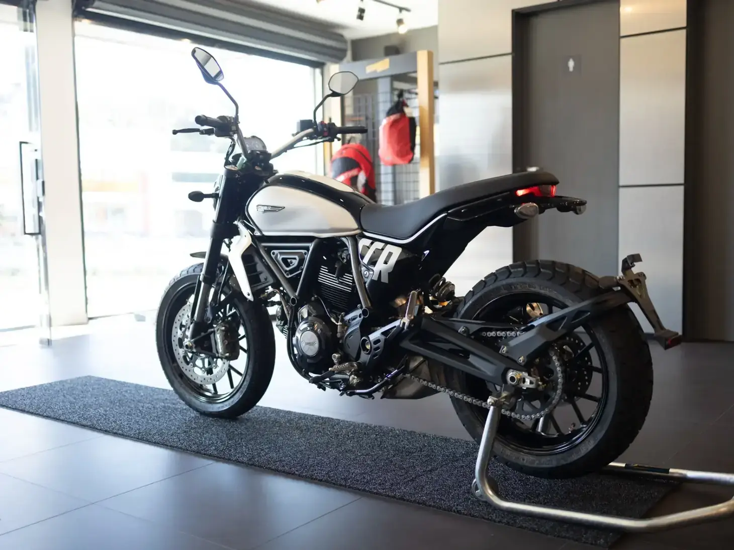 galeria DUCATI SCRAMBLER ICON