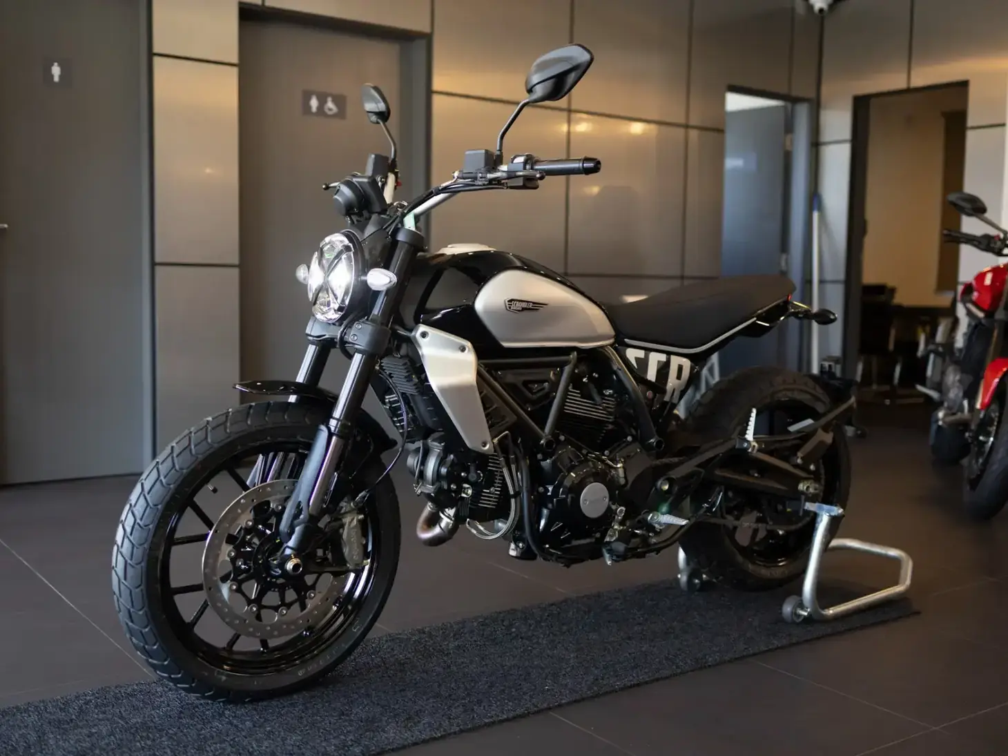 galeria DUCATI SCRAMBLER ICON
