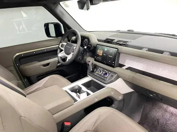 Land Rover Defender 90 X-DY HSE D350 AT (Híb.)