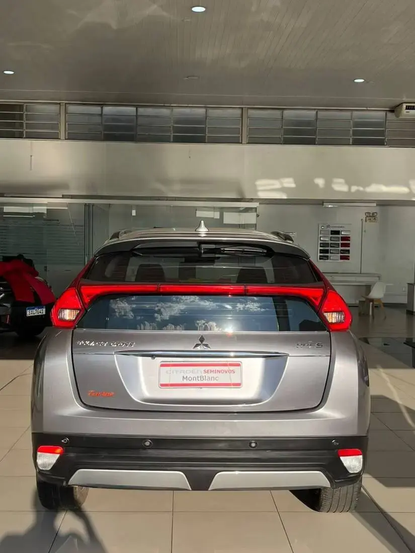 galeria ECLIPSE CROSS AUTOMÁTICO