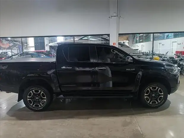 Toyota HILUX 2.8 D-4D TURBO DIESEL CD SRX 4X4 AUTOMÁTICO