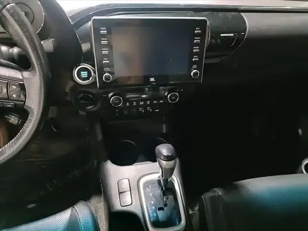 Toyota HILUX 2.8 D-4D TURBO DIESEL CD SRX 4X4 AUTOMÁTICO