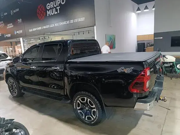 Toyota HILUX 2.8 D-4D TURBO DIESEL CD SRX 4X4 AUTOMÁTICO