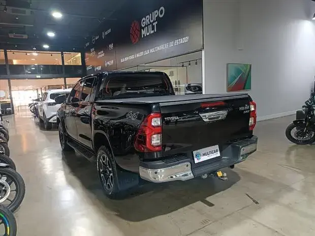 Toyota HILUX 2.8 D-4D TURBO DIESEL CD SRX 4X4 AUTOMÁTICO