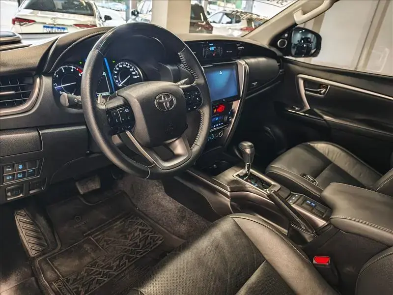 galeria HILUX SW4