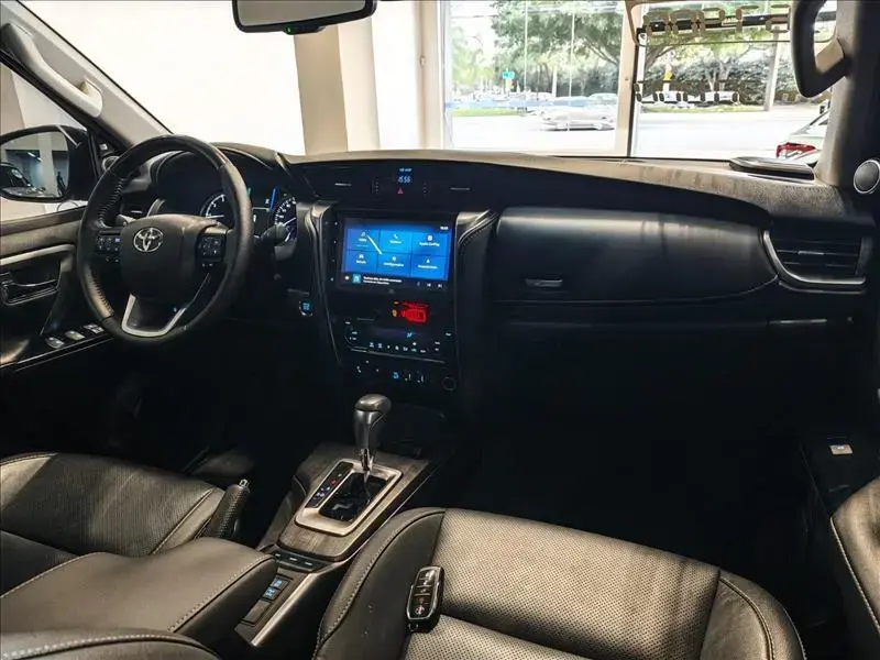 galeria HILUX SW4