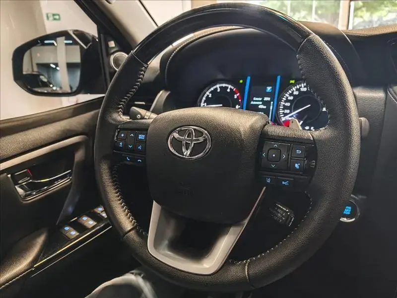 galeria HILUX SW4