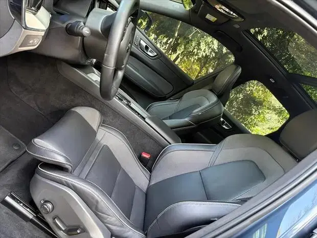 Volvo XC60 2.0 T8 RECHARGE ULTIMATE DARK AWD GEARTRONIC