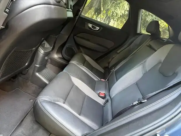 Volvo XC60 2.0 T8 RECHARGE ULTIMATE DARK AWD GEARTRONIC