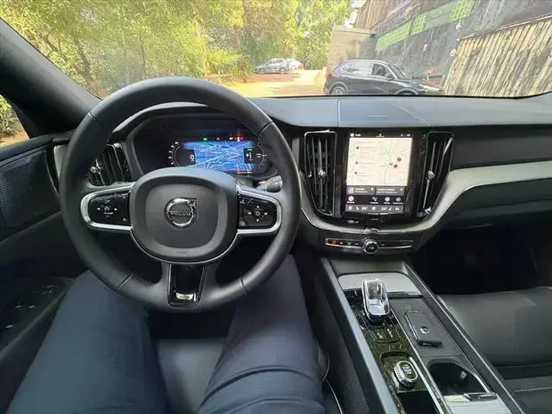 Volvo XC60 2.0 T8 RECHARGE ULTIMATE DARK AWD GEARTRONIC