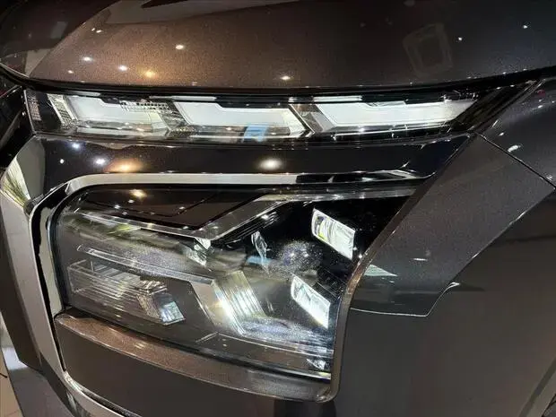 Mitsubishi TRITON 2.4 BITURBO DIESEL CD HPE-S 4X4 AUTOMÁTICO
