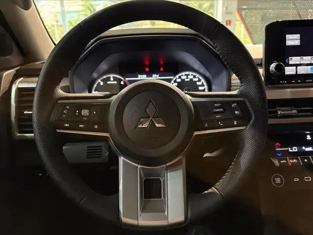 Mitsubishi TRITON 2.4 BITURBO DIESEL CD HPE-S 4X4 AUTOMÁTICO