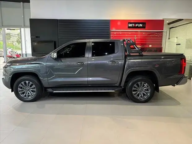 Mitsubishi TRITON 2.4 BITURBO DIESEL CD HPE-S 4X4 AUTOMÁTICO
