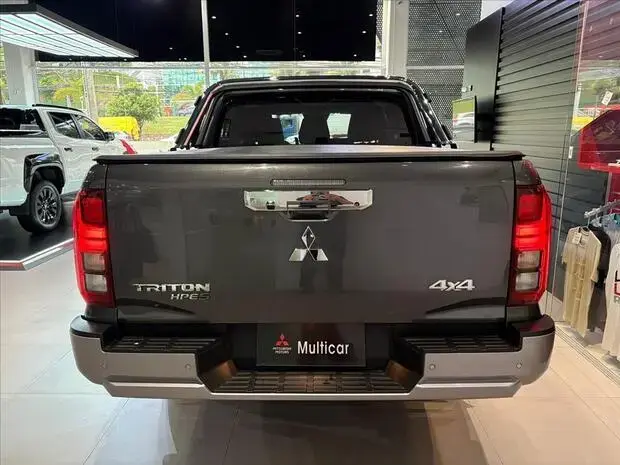 Mitsubishi TRITON 2.4 BITURBO DIESEL CD HPE-S 4X4 AUTOMÁTICO