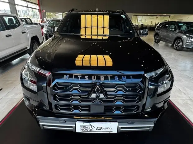 Mitsubishi TRITON 2.4 BITURBO DIESEL CD KATANA 4X4 AUTOMÁTICO