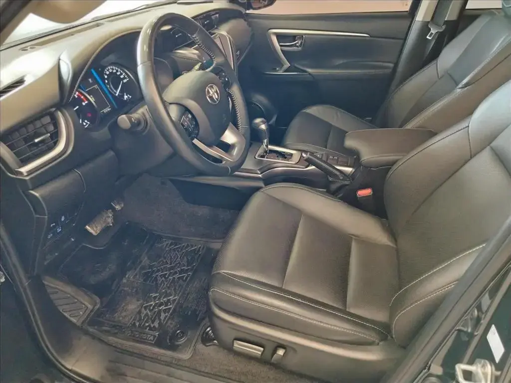 galeria HILUX SW4