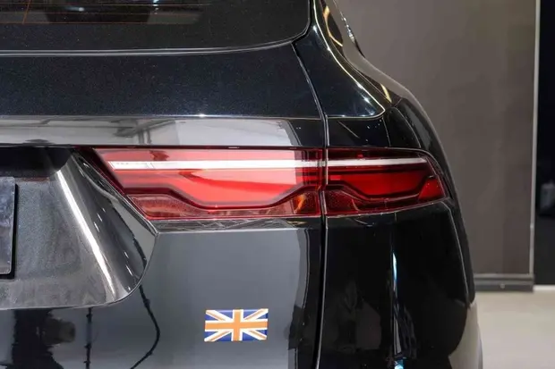 Jaguar F-PACE 2.0 P400e PHEV R-DYNAMIC SE AWD AUTOMÁTICO