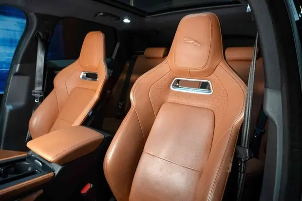 Jaguar F-PACE 2.0 P400e PHEV R-DYNAMIC SE AWD AUTOMÁTICO