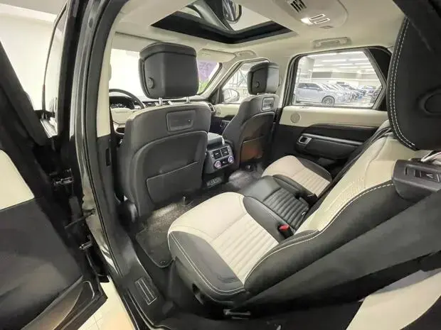 Land Rover Discovery D350 3.0 MHEV Metropolitan