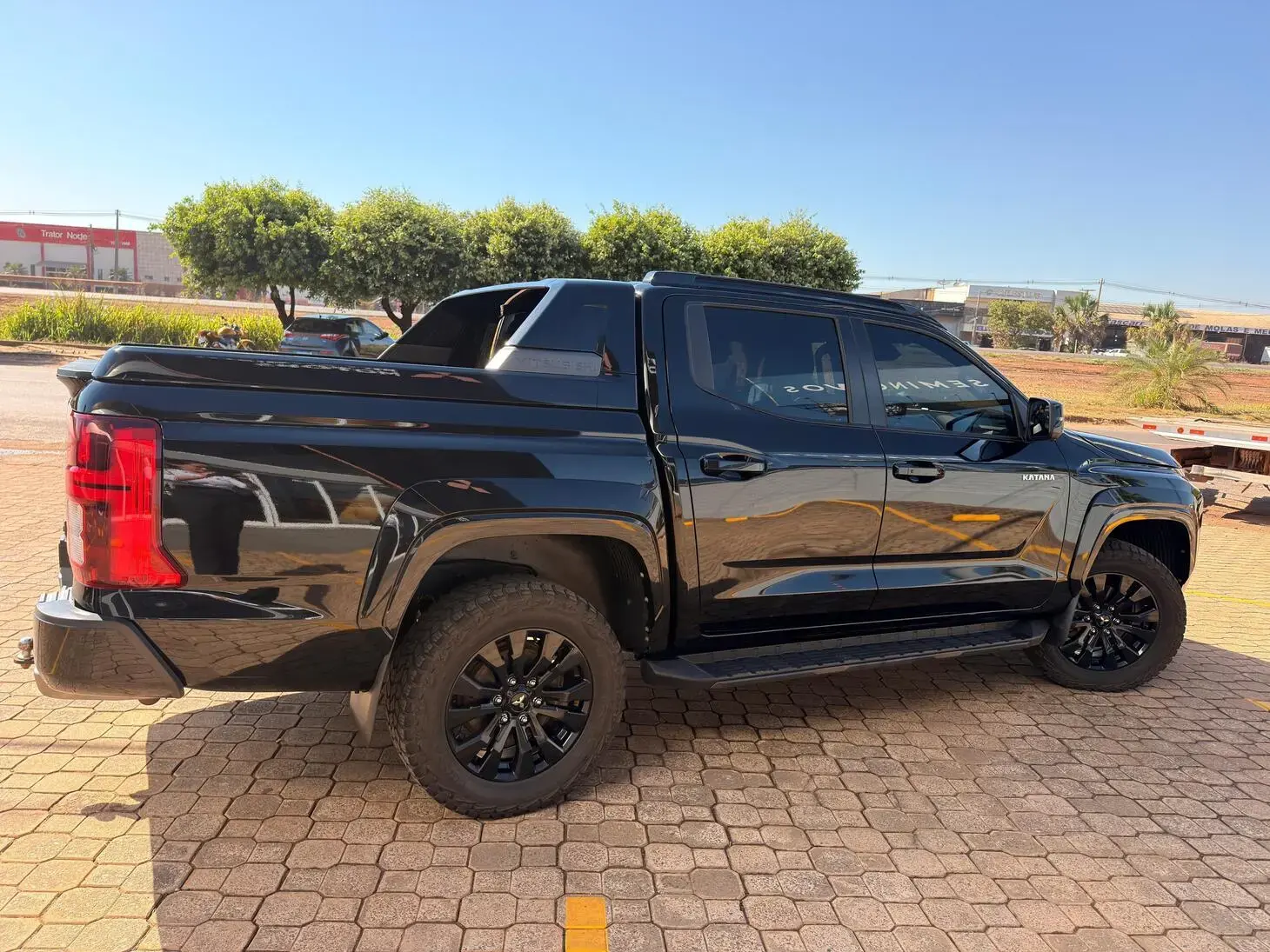 galeria MITSUBISHI TRITON KATANA 4X4