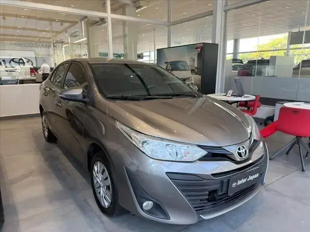 Toyota YARIS 1.5 16V FLEX SEDAN XL LIVE MULTIDRIVE