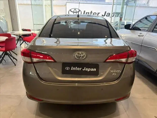 Toyota YARIS 1.5 16V FLEX SEDAN XL LIVE MULTIDRIVE