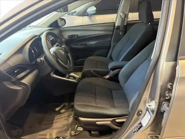 Toyota YARIS 1.5 16V FLEX SEDAN XL LIVE MULTIDRIVE
