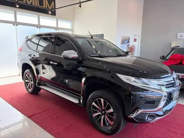 Mitsubishi PAJERO SPORT HPE 2.4 4x4 Diesel Aut. PAJERO SPORT HPE 2.4 4x4 Diesel Aut.