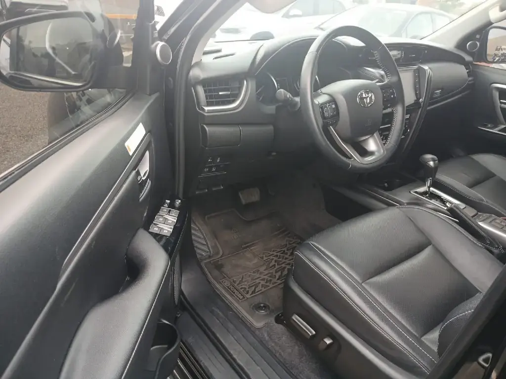 galeria HILUX SW4