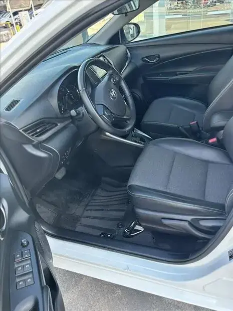 Toyota YARIS 1.5 16V FLEX SEDAN XS MULTIDRIVE