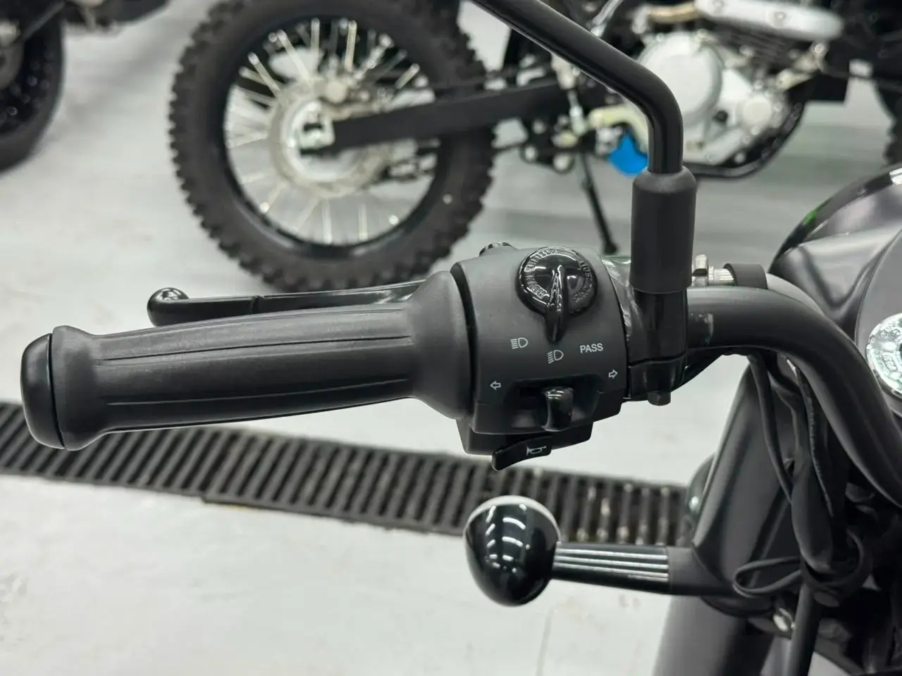 galeria Classic 350 Dark