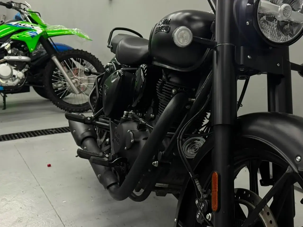 galeria Classic 350 Dark