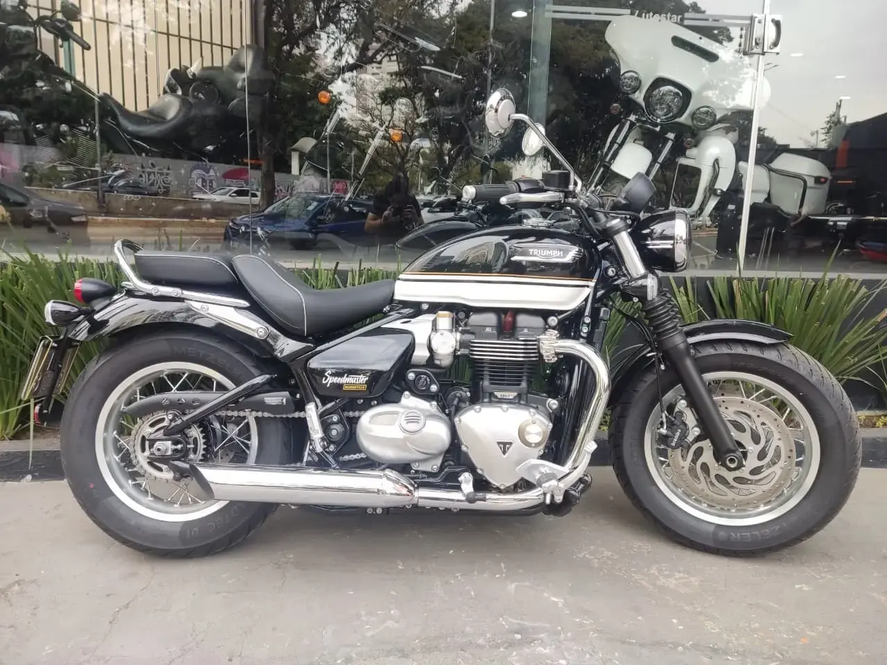 galeria Bonneville Speedmaster