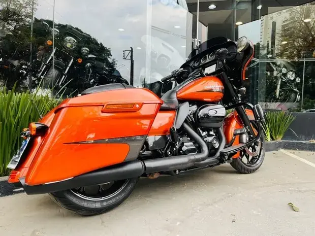 Harley Davidson Street Glide SPECIAL FLHXS